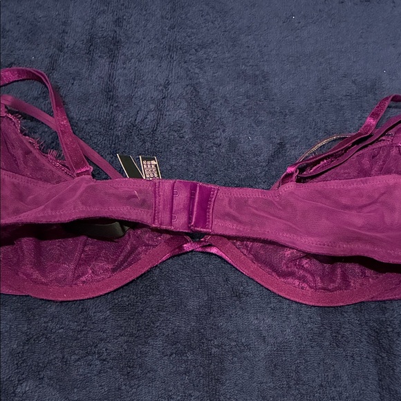 Victoria's Secret Deep Purple Lace Bra - Picture 4 of 5